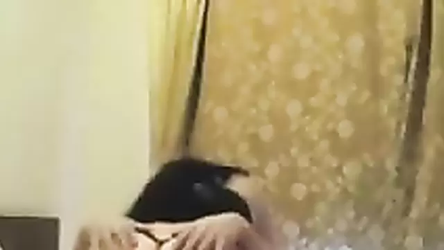 راجل أوزبكي زبه واقف بينيك صاحبة مراته.