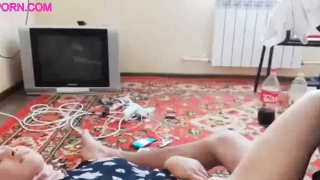 زن جوون با شوهرش می ره سراغ حال کردن.
